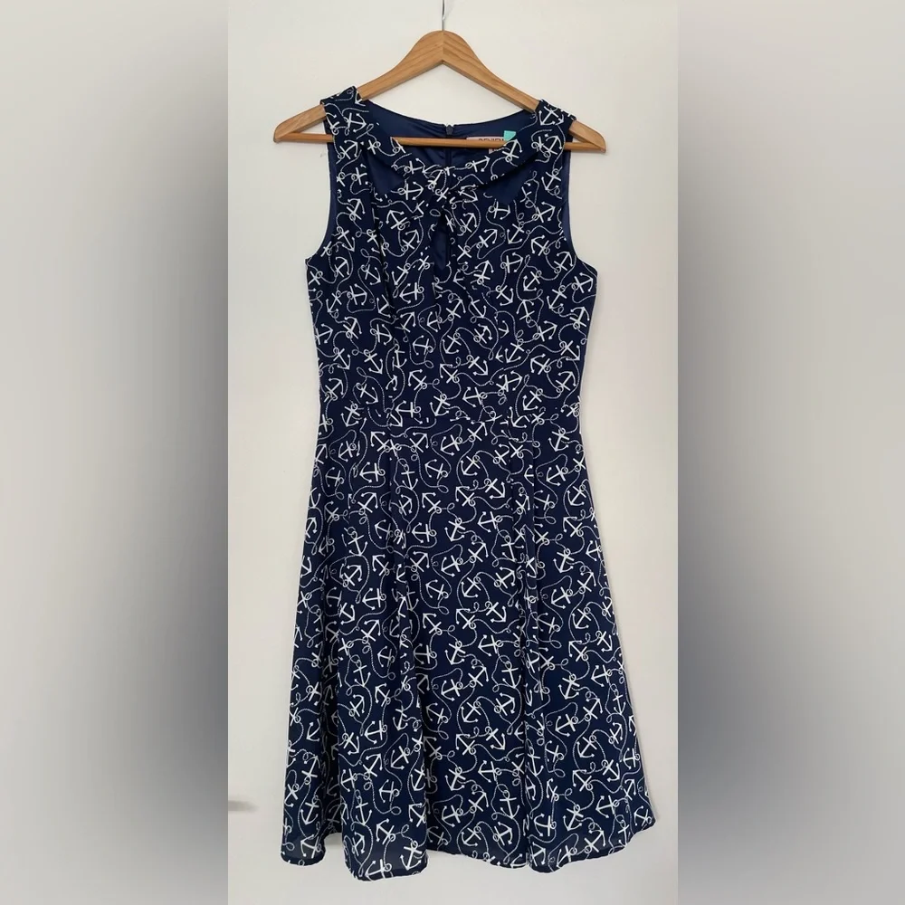 Review Dress Size 8 - Picture 1 of 6